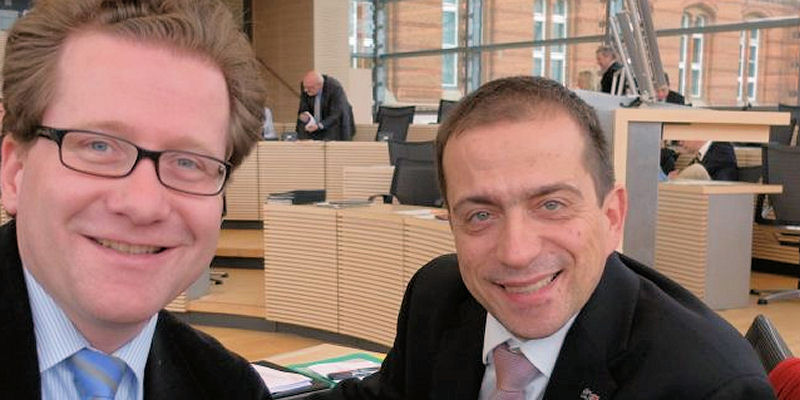 Martin Habersaat und Dirk Loßack in einer Sitzungspause des Landtags