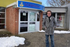 Martin Habersaat setzt sich für die Schwimmhalle Barsbüttel ein